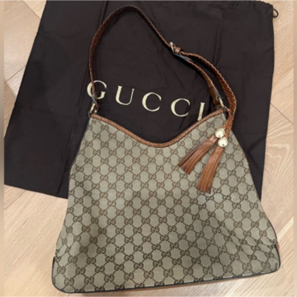 Authentic Gucci shoulder bag